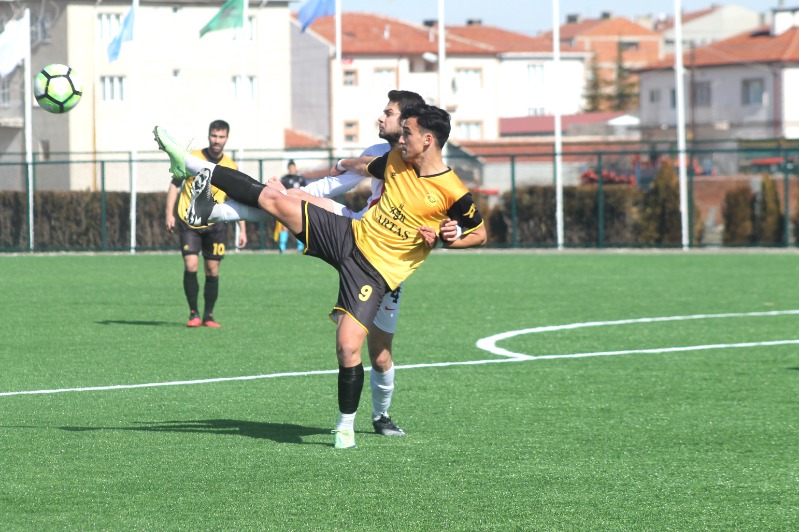AMATÖR FUTBOLUN RUHU BİR BAŞKA