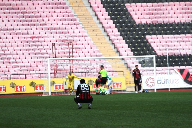 GÖZ GÖRE GÖRE DÜŞÜYORUZ (1-2)