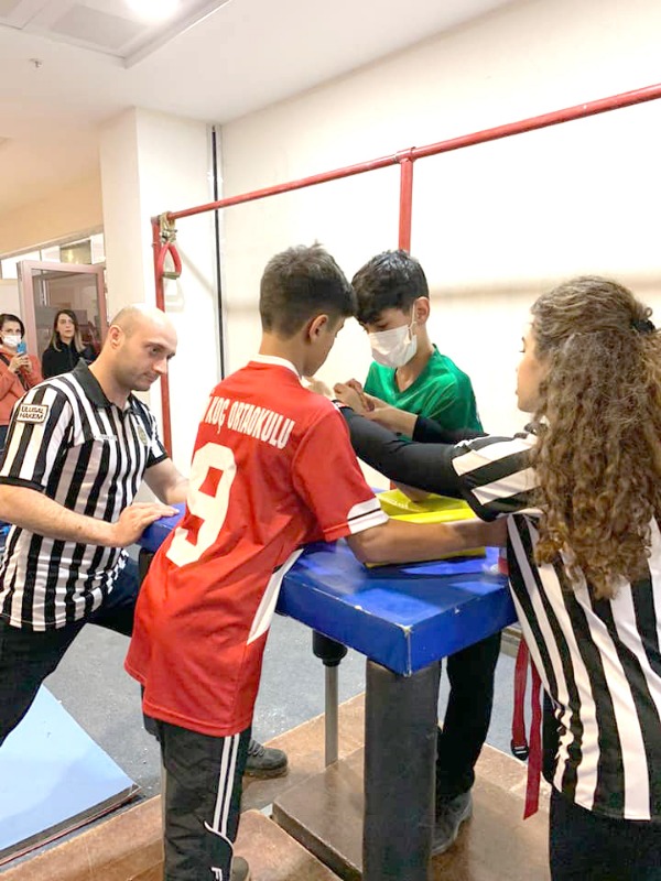 BİLEK GÜREŞİ’NDE  ÖDÜLLER VERİLDİ