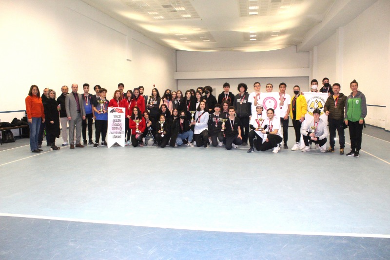SEHİT ŞAVAŞ KUBAŞ ANADOLU  LİSESİ ÇİFTE ŞAMPİYONLUK YAŞADI