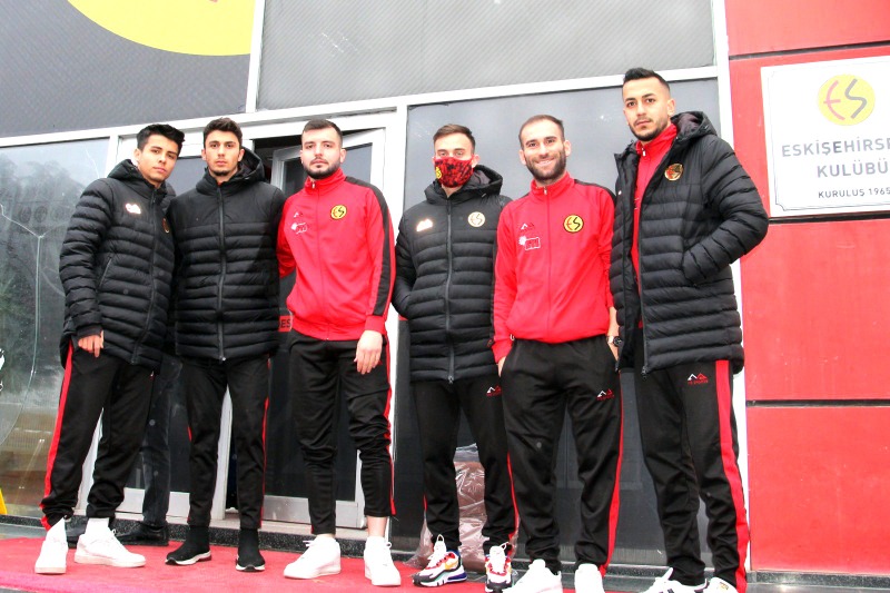 20 OYUNCU İLE ERZİNCANA