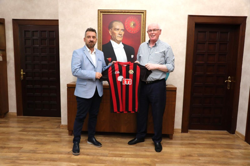 ESKİŞEHİRSPORU SEVİYORUZ DEMEKLE OLMUYOR
