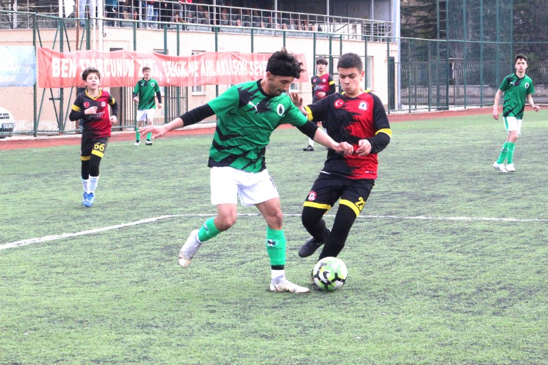 U16LAR RENKLİ GEÇİYOR