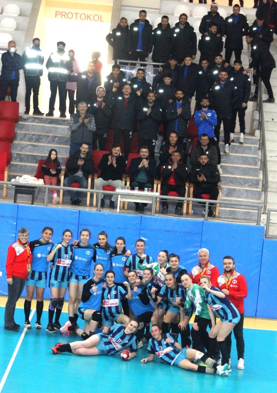 MELEKLERDEN ÖNEMLİ GALİBİYET(52-21)