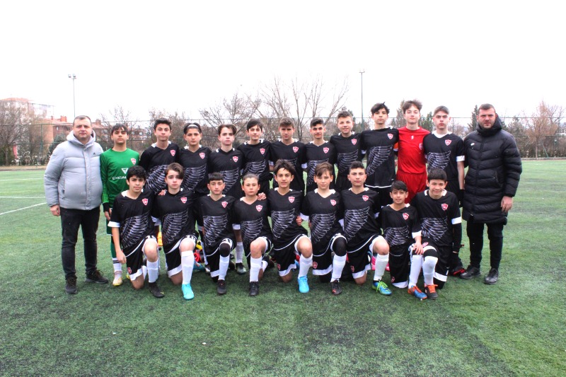 GOLLERLE MERHABA DEDİLER