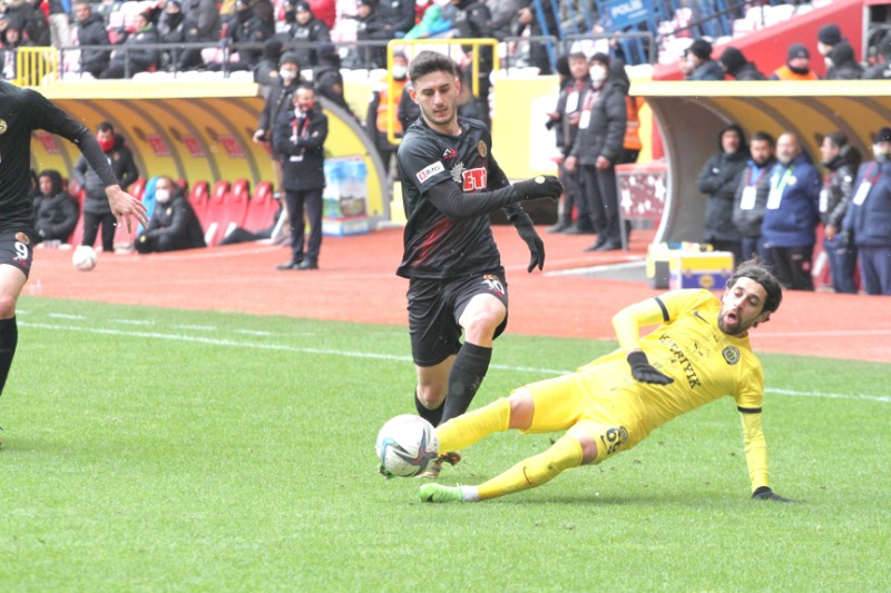 9 GÜNDE 3 MAÇ VAR