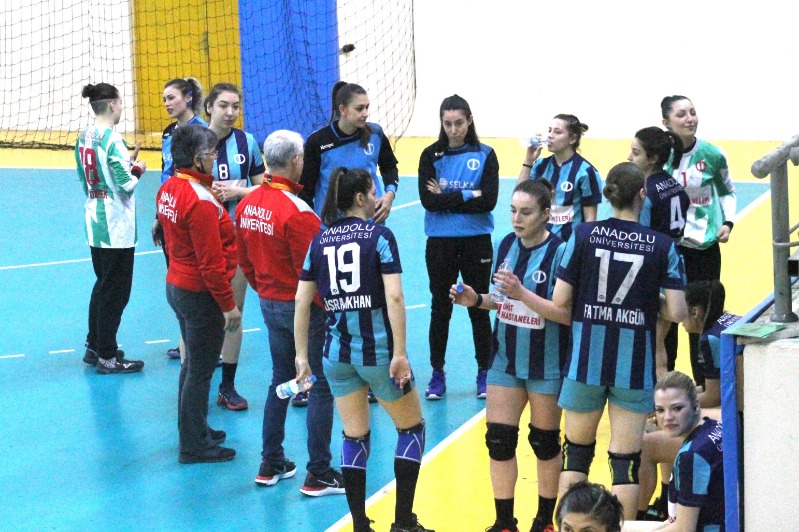 MELEKLER CUMA OYNUYOR