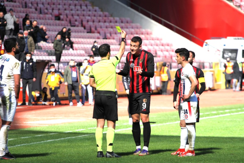 3 OYUNCU SINIRDA