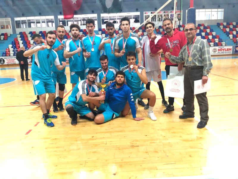 KYKLI VOLEYBOLCULARIMIZ  FİNALLERE ŞAMPİYON GİDİYOR