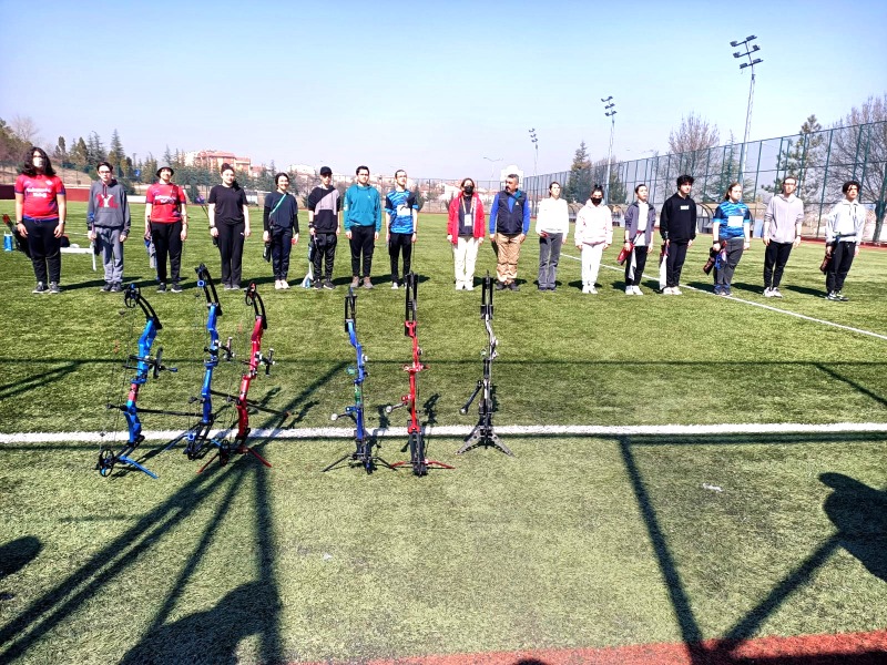 OKULLU OKÇULAR KAPIŞTI