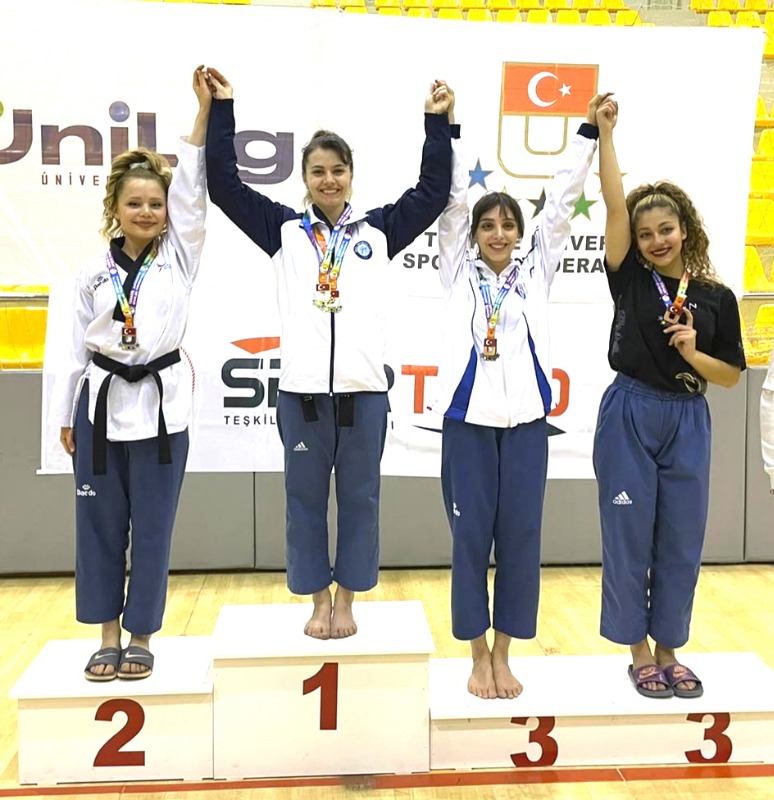 GÜLSENA YİNE GURURLANDIRDI