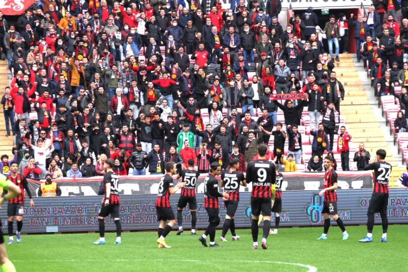 ES-ES AKHİSARI AĞIRLIYOR