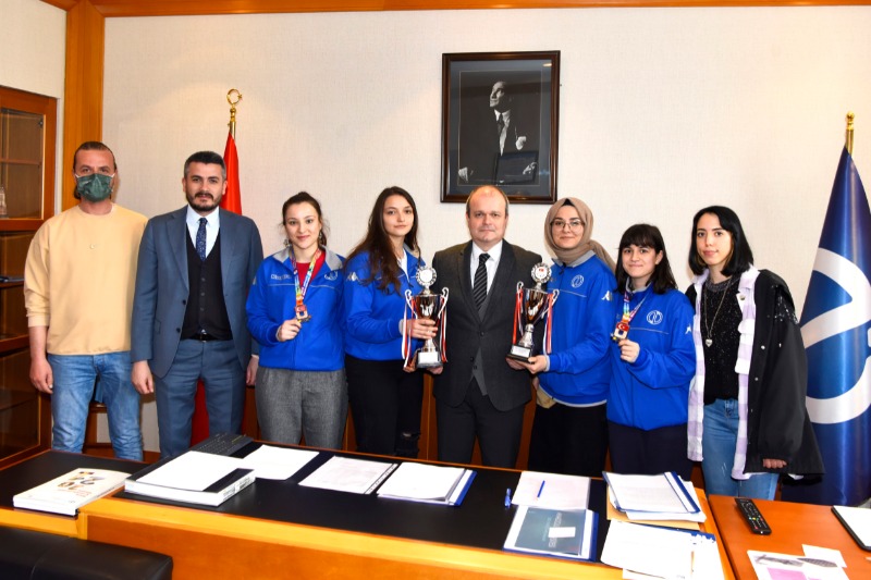 ANADOLUDA GURUR VAR