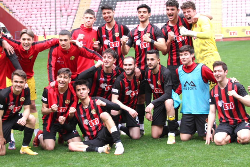 ES-ES LİDERE SÜRPRİZ HAZIRLIĞINDA