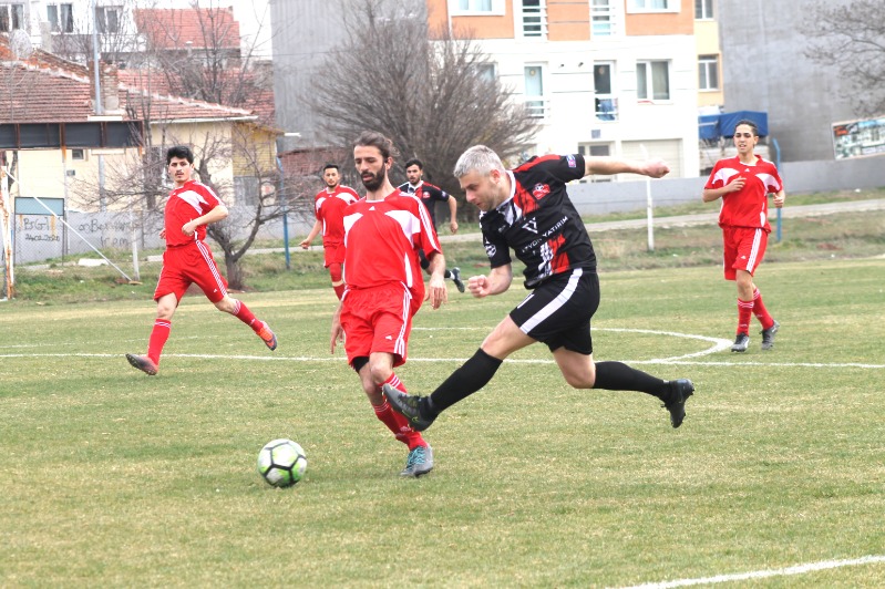 İZLEYENLER GOLE DOYDU