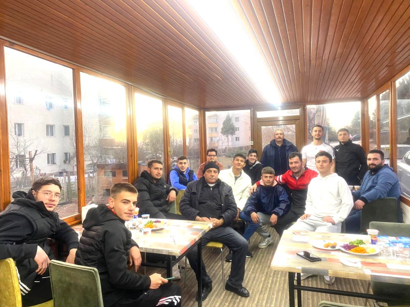 İFTARDA BULUŞTULAR