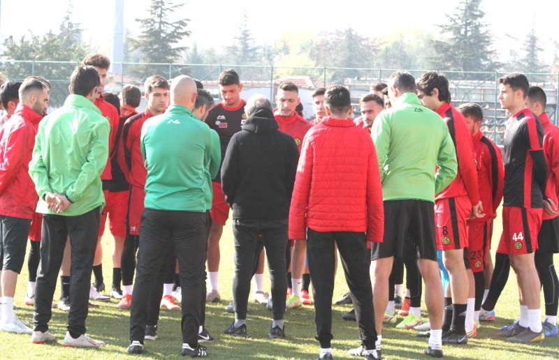 UŞAK İÇİN TOP BAŞI
