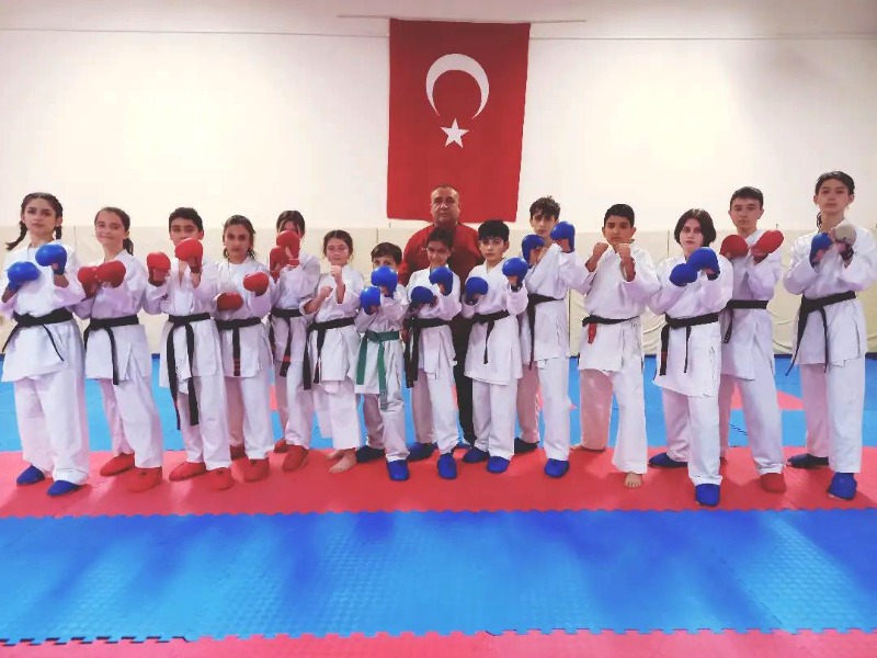 KARATECİLER ŞAMPİYONA YOLCUSU