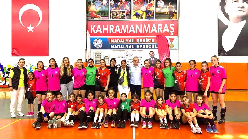 ESKİŞEHİR HENTBOL SK DENEYİM KAZANDI