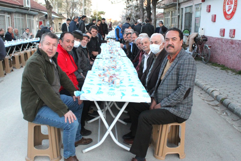 ADANIRSPORDA GELENEKSEL İFTAR YAPILDI
