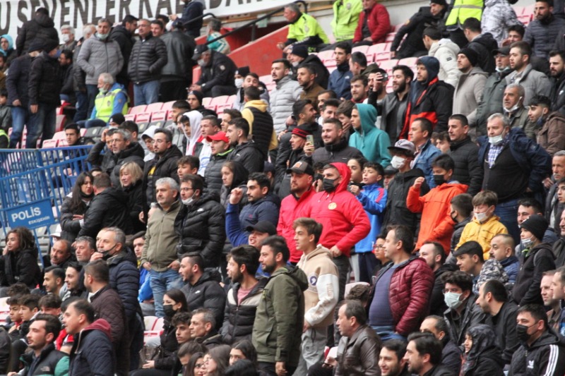 MAÇA İLGİ BÜYÜKTÜ