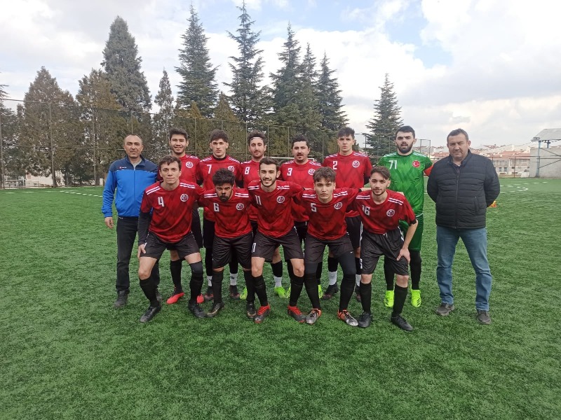 YENİKENT OYNAMADAN KAZANDI