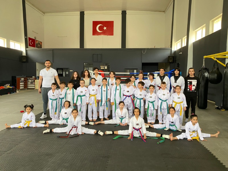 YENİ KUŞAKLAR TAKILDI