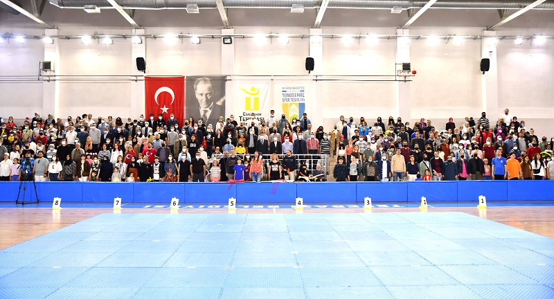 SPORCU ÇOCUKLARDAN MUHTEŞEM KUTALAMA