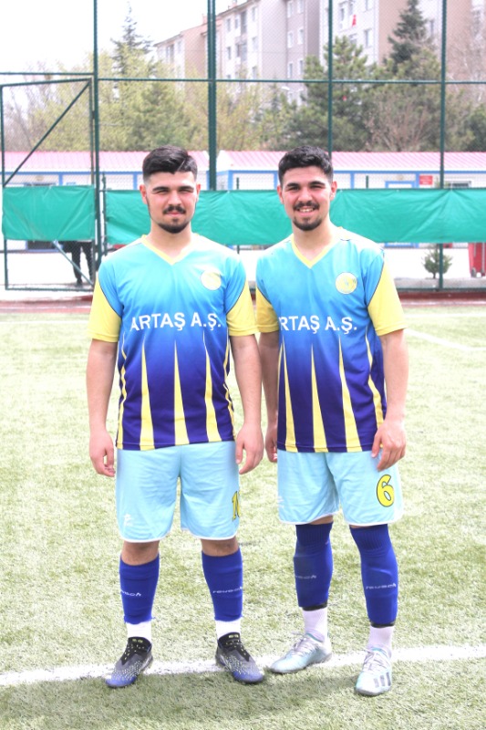 BU İKİZLERDE IŞIK VAR
