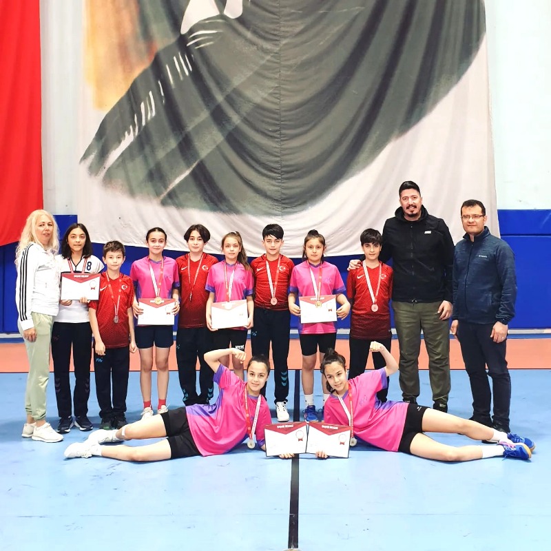 BADMİNTONDA GURUR VAR