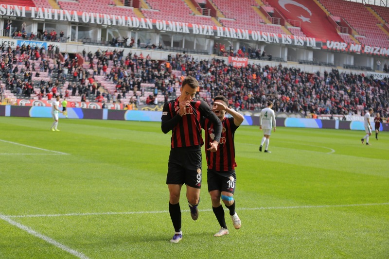 ONUR ARI İDDİASI