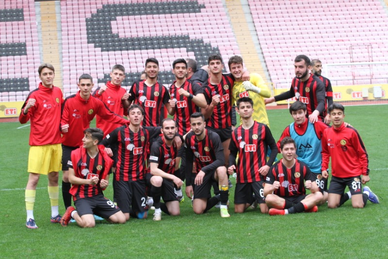ES-ESİN 4 AY MAÇI YOK