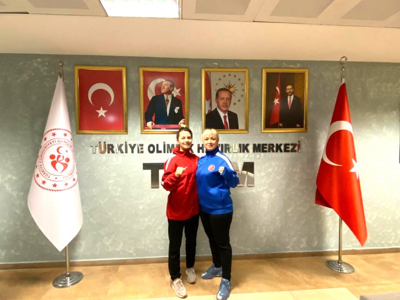 ANNE-KIZ ÇİN YOLCUSU