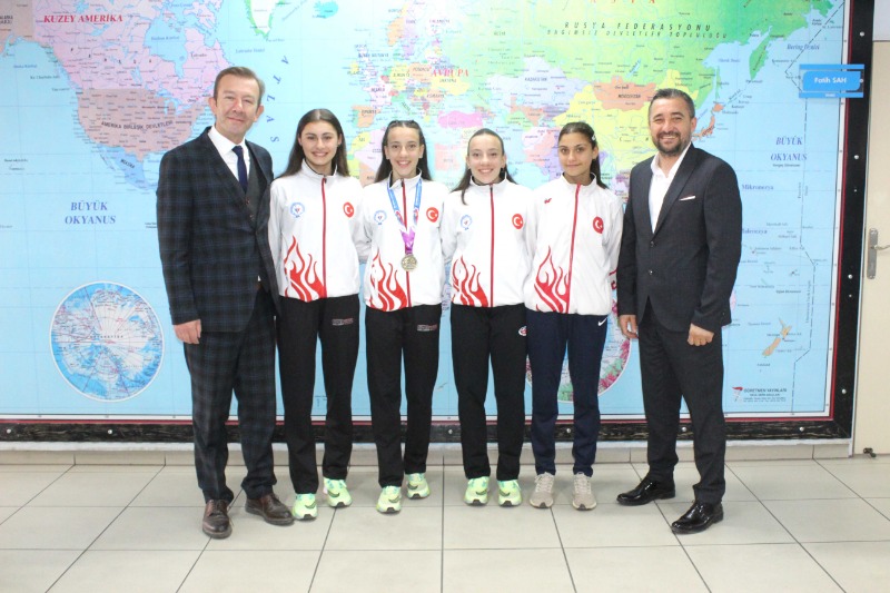 ŞAMPİYONLARDAN VEFA ZİYARETİ