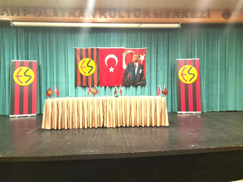 KONGRE İÇİN SALON SIKINTISI