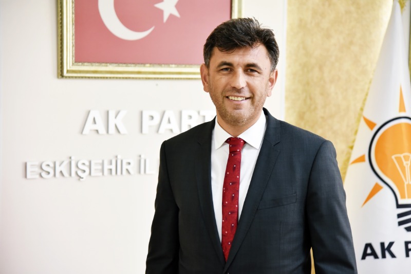 BEN TAKIMIN YANINDAYIM  DEMEKLE BU İŞLER OLMUYOR