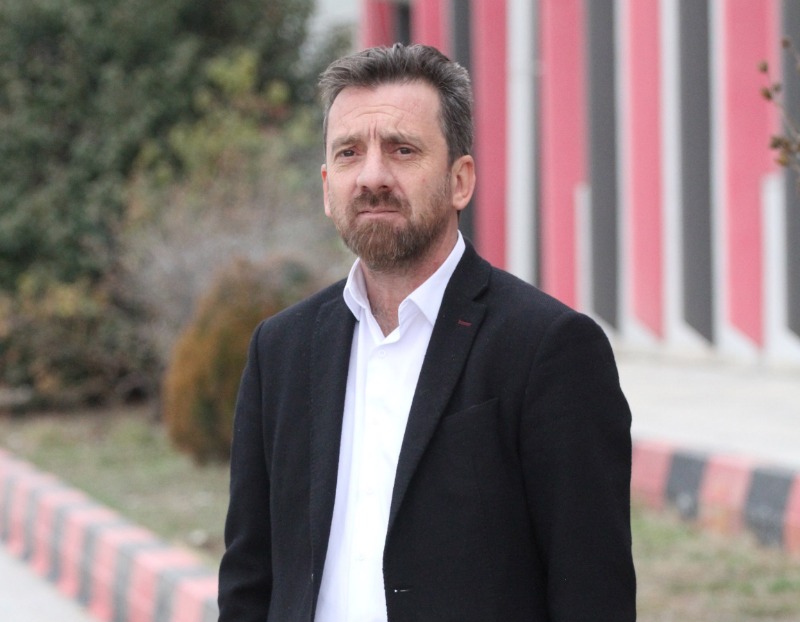 BİTİREMEDİĞİNİZ BİR TRİBÜNLER KALMIŞTI