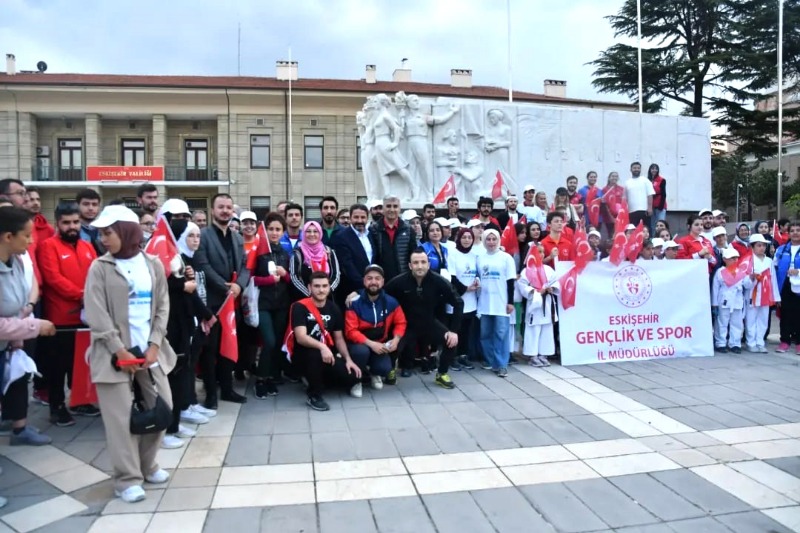 GENÇLİK YÜRÜYÜŞÜ YAPILDI
