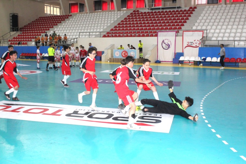 FUTSALDA HEYECAN ARTIYOR