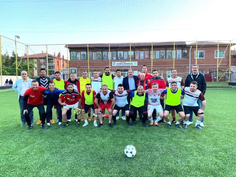 ESKİŞEHİR ALT YAPI DERNEĞİNDE YENİLENEN  HALI SAHANIN AÇILIŞI SPOR BASINI İLE YAPILDI