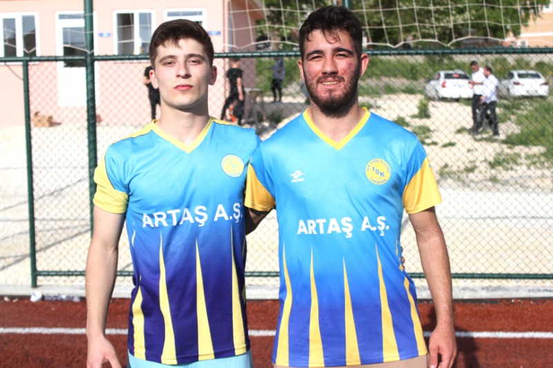 ENGİN VE KAAN IŞIK GİBİ PARLADI