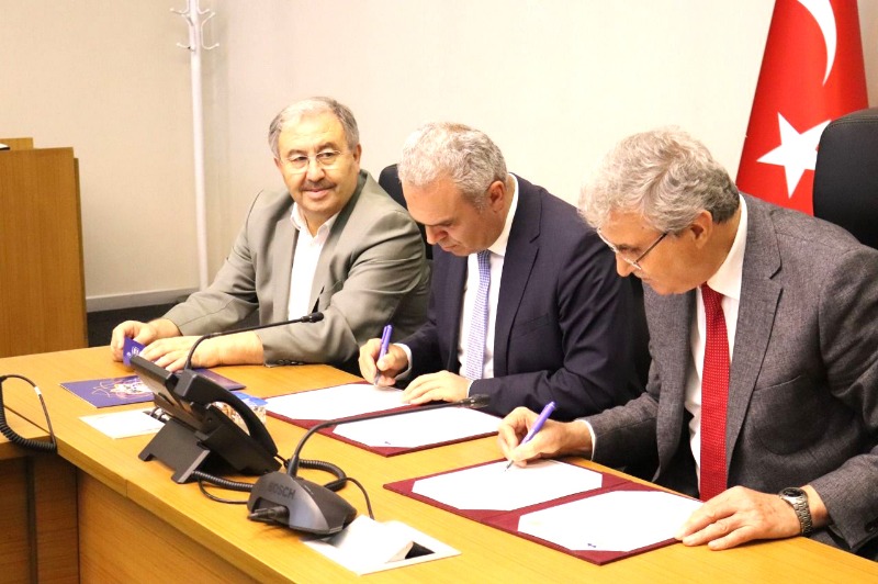 ESKİŞEHİR HENTBOLUNDA FİDANLAR SOLDU