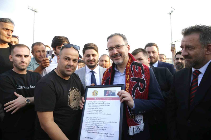 BAKANA ÖZEL JEST