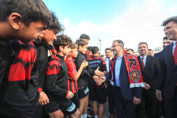 MİLLETVEKİLLERİ   NEDEN YOKTU ?..