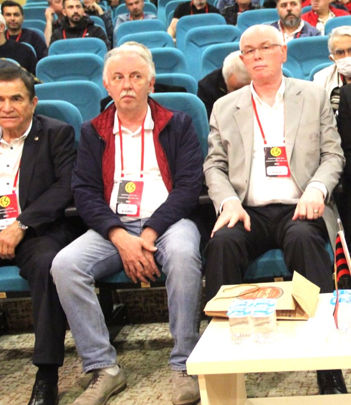 YAN YANA İZLEDİLER