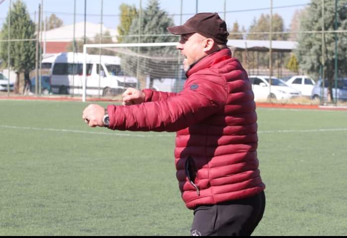 YENİLEN YENENİ ALKIŞLASIN