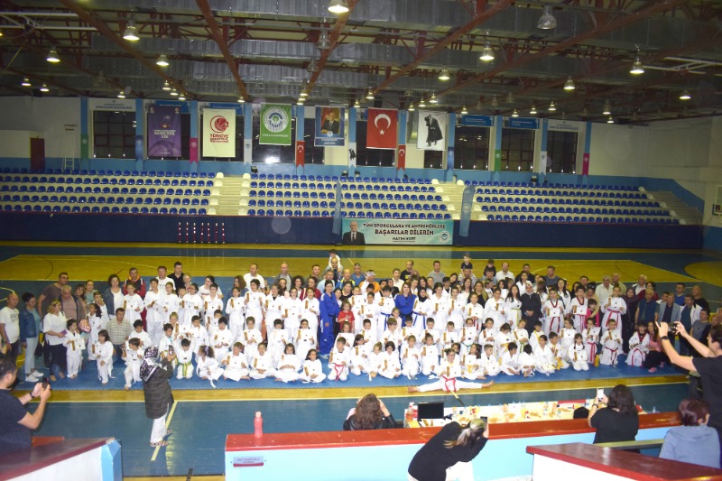 ARI GENÇLİKTE SINAVA İLGİ BÜYÜKTÜ