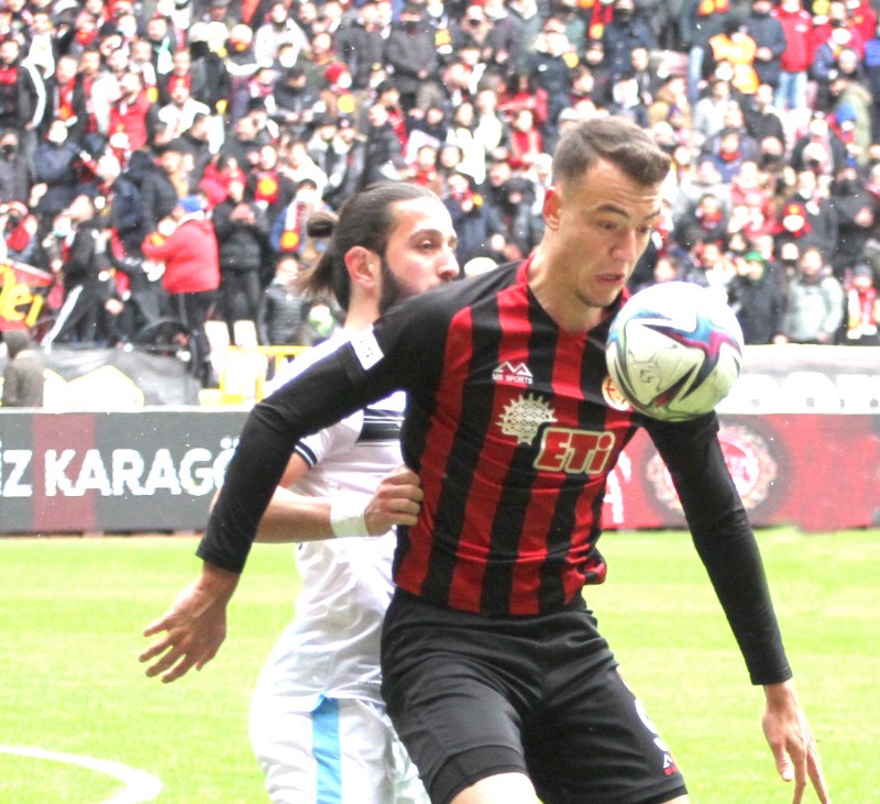 TALİPLİLER ÇOĞALIYOR