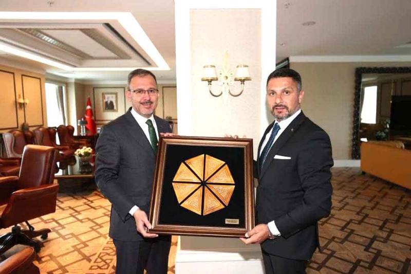 BAŞKAN YÜZÜGÜLLÜDEN KASAPOĞLUNA ZİYARET