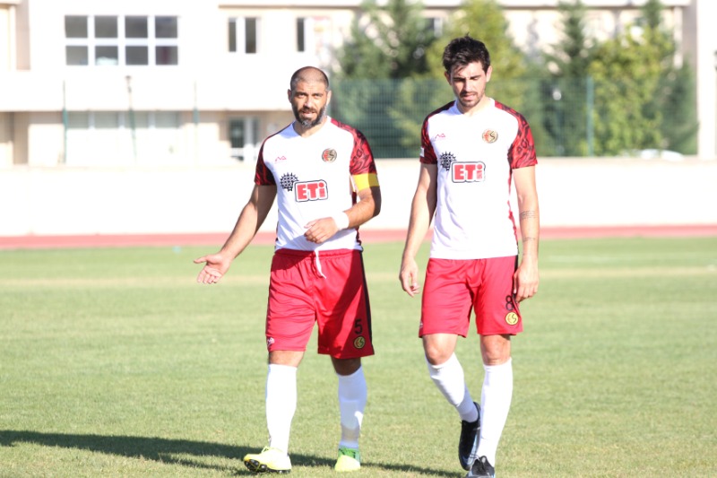 TAKIMIN AĞABEYİ ONUR